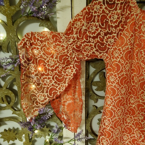 Short dress from a local boutique - Picture 2 of 2